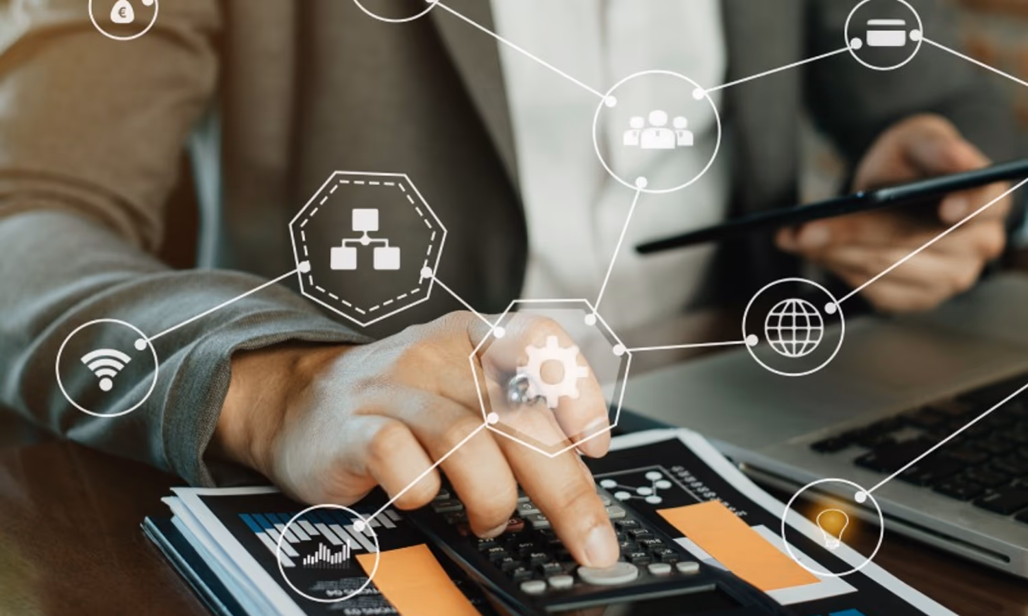 Recuperare internațională pentru fraude de investiții și criptomonede peste granițe: bănci, platforme de schimb și contrapărți din țări diferite
